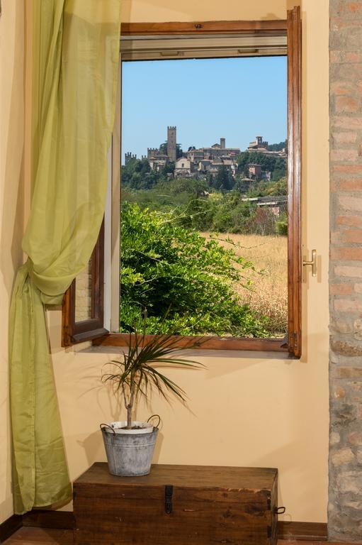 לינה וארוחת בוקר CastellʼArquato R&B Mulino Marsa חדר תמונה